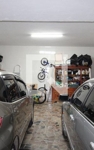 Casa à venda com 240m², 3 quartos e 4 vagasGaragem