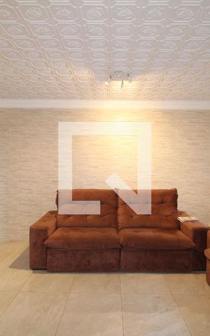 Casa à venda com 240m², 3 quartos e 4 vagasSala