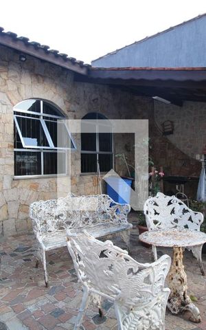 Casa à venda com 240m², 3 quartos e 4 vagasárea de lazer