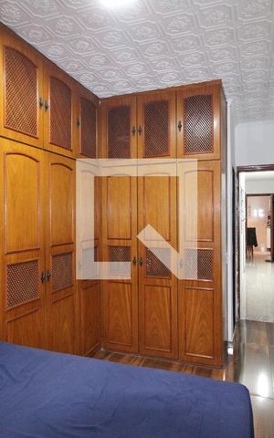 Casa à venda com 240m², 3 quartos e 4 vagasQuarto 1 - suíte