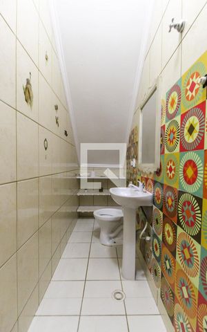 Casa à venda com 500m², 4 quartos e 8 vagas Casa à venda com 500m², 4 quartos e 8 vagasBanheiro da Garagem