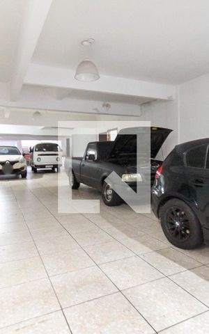 Casa à venda com 500m², 4 quartos e 8 vagas Casa à venda com 500m², 4 quartos e 8 vagasGaragem