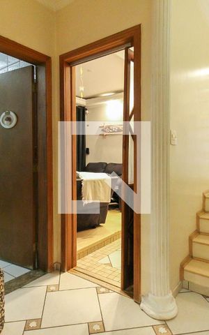 Casa à venda com 500m², 4 quartos e 8 vagas Casa à venda com 500m², 4 quartos e 8 vagasHall