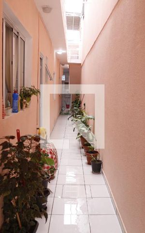 Casa à venda com 100m², 2 quartos e 1 vagaCorredor Lateral