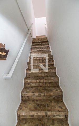 Casa para alugar com 50m², 1 quarto e sem vaga Casa para alugar com 50m², 1 quarto e sem vagaEscada