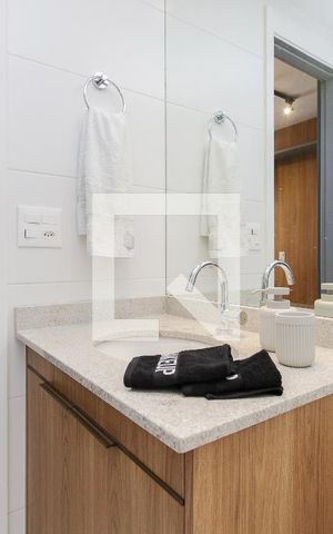 Studio para alugar com 24m², 1 quarto e sem vaga Studio para alugar com 24m², 1 quarto e sem vagaBanheiro