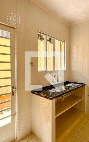 Casa à venda com 154m², 4 quartos e sem vaga Casa à venda com 154m², 4 quartos e sem vagaCozinha
