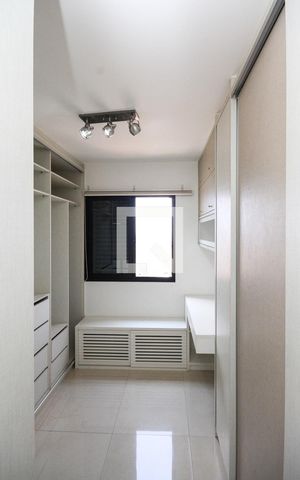 Apartamento à venda com 83m², 2 quartos e 2 vagas Apartamento à venda com 83m², 2 quartos e 2 vagasCloset