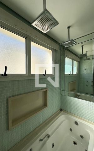 Apartamento à venda com 340m², 2 quartos e 4 vagasDetalhe Banheiro Suíte 2