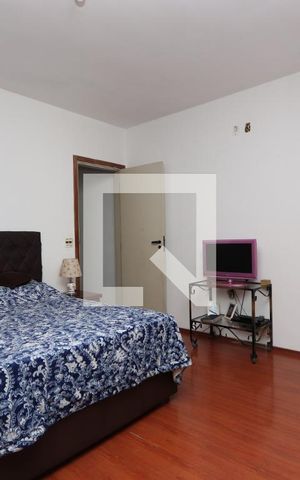 Casa à venda com 160m², 3 quartos e 2 vagasSuíte