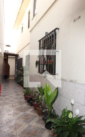 Casa à venda com 160m², 3 quartos e 2 vagasCorredor