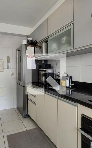 Apartamento à venda com 56m², 2 quartos e 1 vaga Apartamento à venda com 56m², 2 quartos e 1 vagaCozinha - Armários