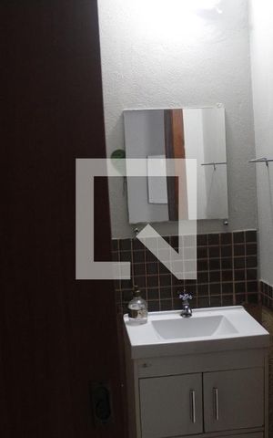 Casa de condomínio para alugar com 160m², 3 quartos e 2 vagasBanheiro 2
