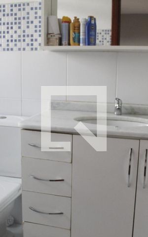Casa de condomínio para alugar com 160m², 3 quartos e 2 vagasBanheiro