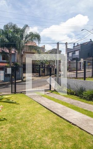 Casa à venda com 100m², 2 quartos e 3 vagas Casa à venda com 100m², 2 quartos e 3 vagasFachada