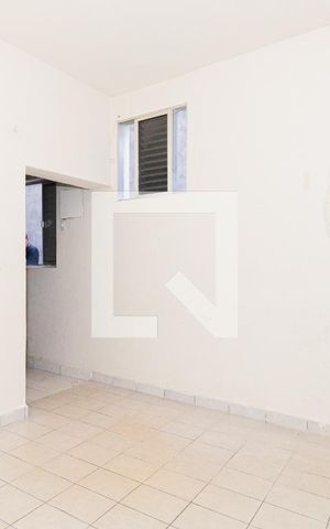 Casa para alugar com 250m², 3 quartos e sem vaga Casa para alugar com 250m², 3 quartos e sem vagaQuarto - Casa 02