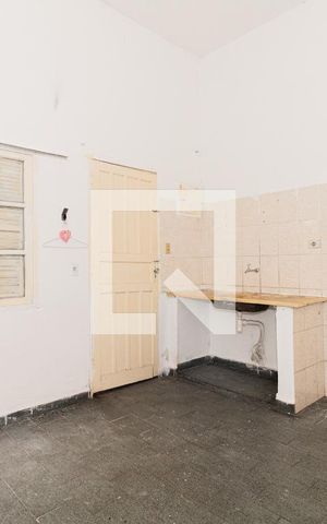 Casa para alugar com 250m², 3 quartos e sem vaga Casa para alugar com 250m², 3 quartos e sem vagaQuarto e Cozinha - Casa 03