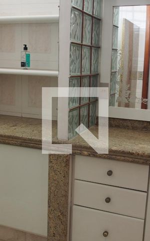 Casa para alugar com 266m², 3 quartos e 2 vagasBanheiro