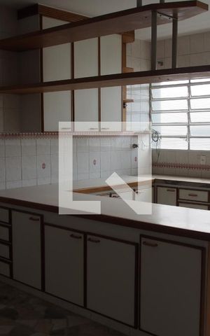 Casa para alugar com 266m², 3 quartos e 2 vagasCozinha
