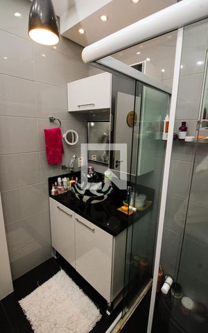 Casa à venda com 110m², 2 quartos e sem vaga Casa à venda com 110m², 2 quartos e sem vagaBanheiro