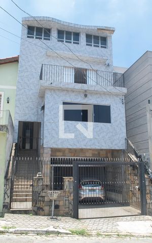 Casa à venda com 350m², 4 quartos e 3 vagasFachada