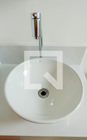 Studio à venda com 30m², 1 quarto e sem vaga Studio à venda com 30m², 1 quarto e sem vagaBanheiro