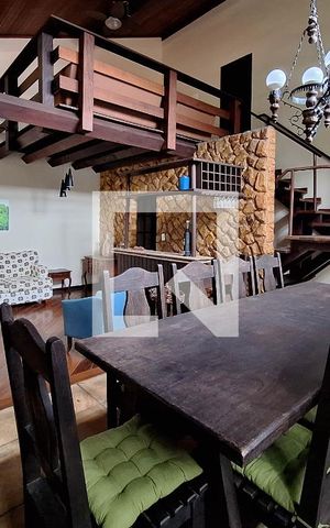 Casa à venda com 490m², 3 quartos e 3 vagas Casa à venda com 490m², 3 quartos e 3 vagasSala 1