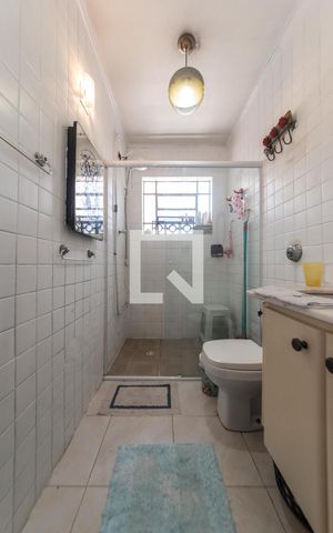 Casa à venda com 275m², 3 quartos e sem vaga Casa à venda com 275m², 3 quartos e sem vagaBanheiro da Suíte