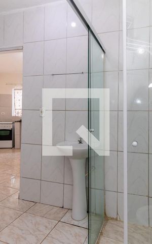 Casa para alugar com 55m², 1 quarto e sem vaga Casa para alugar com 55m², 1 quarto e sem vagaBanheiro