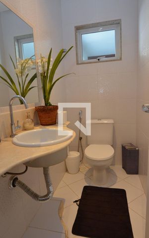 Casa de condomínio à venda com 431m², 6 quartos e 6 vagasLavabo