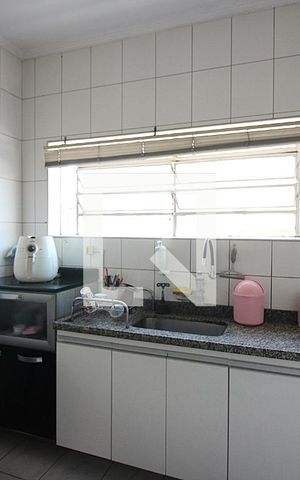 Casa para alugar com 133m², 2 quartos e 3 vagasCozinha 