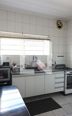 Casa para alugar com 133m², 2 quartos e 3 vagasCozinha 