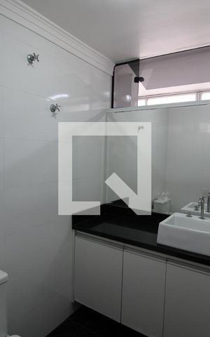 Apartamento à venda com 135m², 3 quartos e 2 vagasQuarto 3 - Banheiro