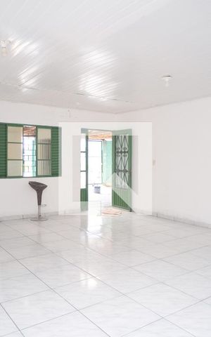 Casa à venda com 250m², 2 quartos e 1 vagaSala