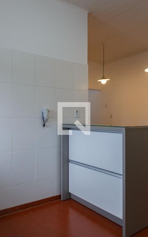 Casa à venda com 180m², 2 quartos e 4 vagas Casa à venda com 180m², 2 quartos e 4 vagasCozinha