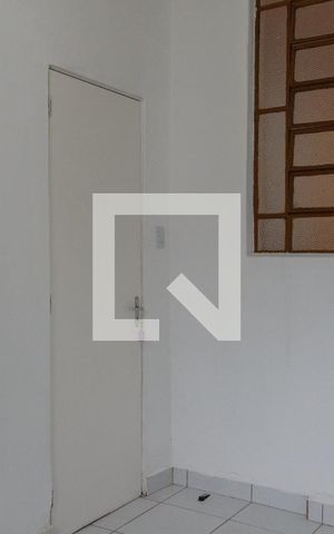 Casa à venda com 180m², 2 quartos e 4 vagas Casa à venda com 180m², 2 quartos e 4 vagasEscritório