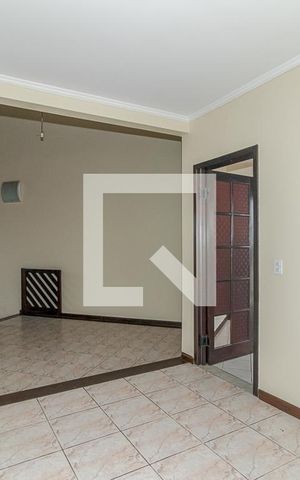 Casa à venda com 250m², 3 quartos e 2 vagas Casa à venda com 250m², 3 quartos e 2 vagasSala