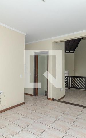Casa à venda com 250m², 3 quartos e 2 vagas Casa à venda com 250m², 3 quartos e 2 vagasSala