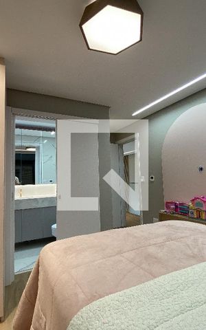 Casa de condomínio à venda com 188m², 4 quartos e 4 vagasQuarto 3 - Suíte