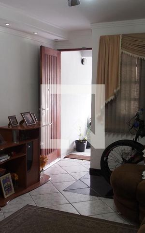 Casa à venda com 96m², 2 quartos e 1 vagaSala