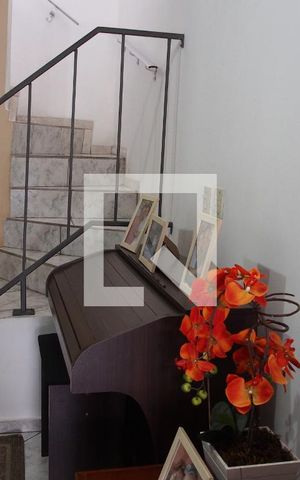 Casa à venda com 96m², 2 quartos e 1 vagaSala