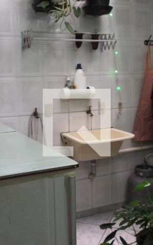 Casa à venda com 96m², 2 quartos e 1 vagaÁrea de Serviço