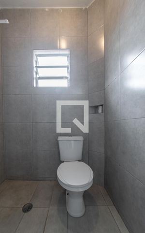 Casa para alugar com 45m², 1 quarto e sem vaga Casa para alugar com 45m², 1 quarto e sem vagaBanheiro