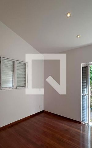 Casa à venda com 561m², 3 quartos e 4 vagasQuarto 2