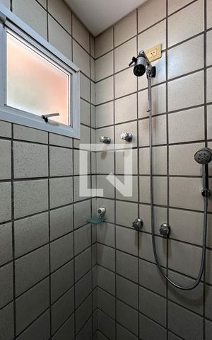 Casa à venda com 561m², 3 quartos e 4 vagasDetalhe Banheiro Social