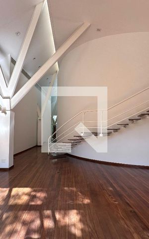 Casa à venda com 561m², 3 quartos e 4 vagasSala
