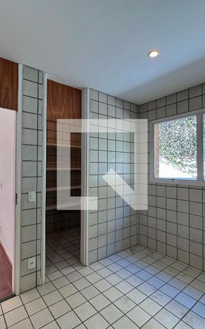 Casa à venda com 561m², 3 quartos e 4 vagasCopa