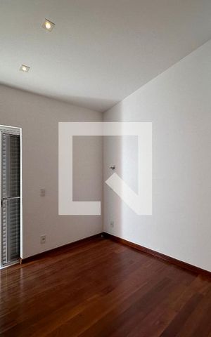 Casa à venda com 561m², 3 quartos e 4 vagasQuarto 3
