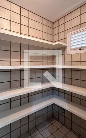 Casa à venda com 561m², 3 quartos e 4 vagasDespensa