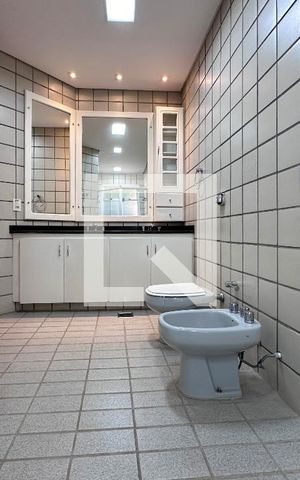 Casa à venda com 561m², 3 quartos e 4 vagasBanheiro Suíte